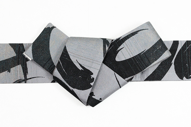 小室庵 正絹 角帯 筆遊び 灰色×黒