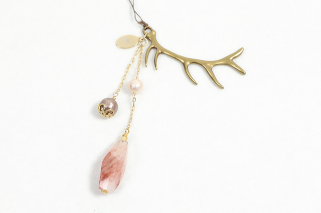 つばめボビン 根付 レッドヘマタイトクォーツ パール