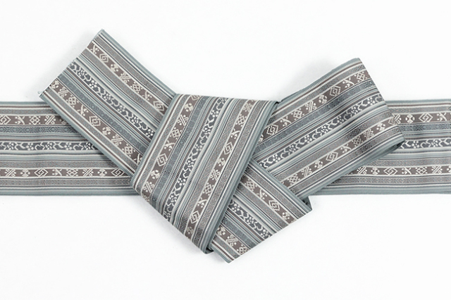 博多織 西村織物 正絹 角帯 更紗 灰色