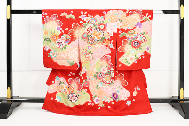 女児着物 お宮参り祝い着 産着 赤地 友禅柄 刺繍入 のしめ初着
