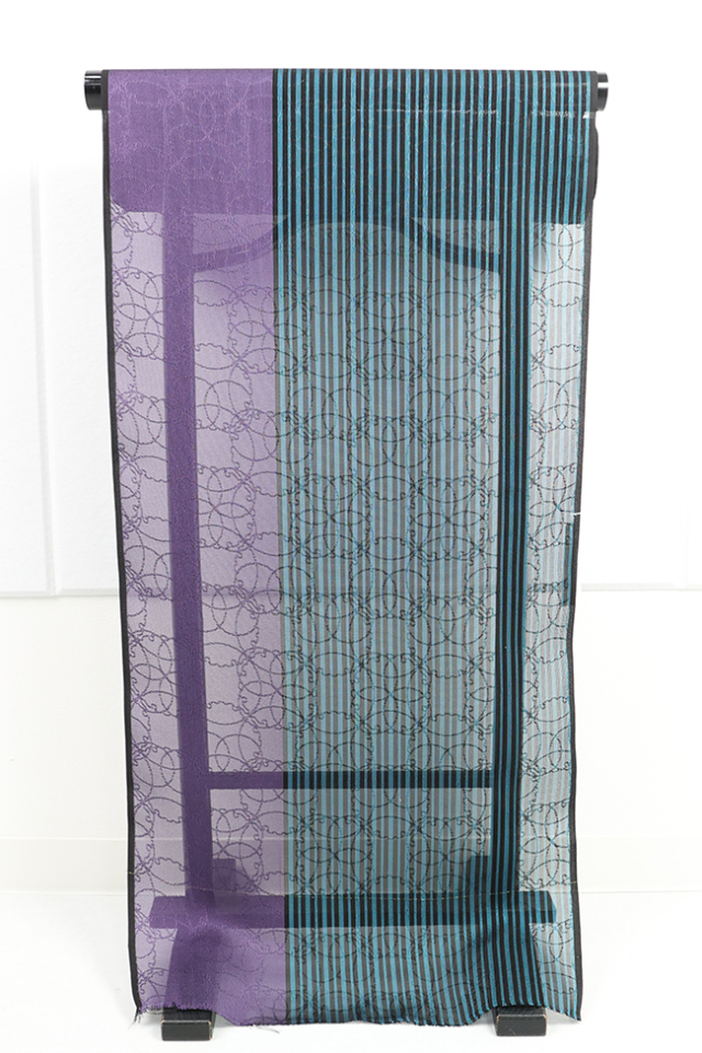 新品 正絹 紋紗 反物 岡重 黒紫 薄物 先染 長羽織にも 383415 新品 正絹 紋紗 反物 岡重 黒紫 薄物 先染 長羽織にも 383415