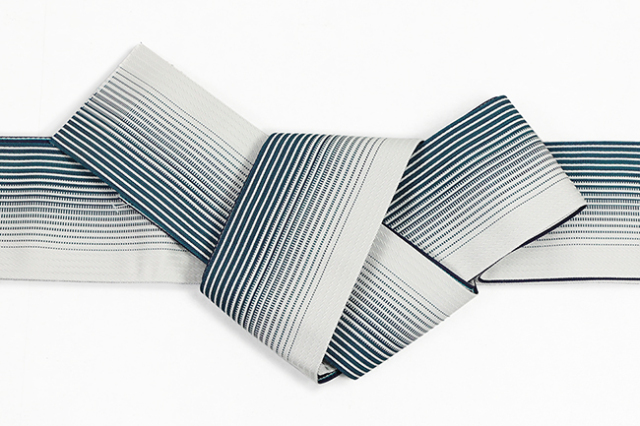 博多織 西村織物 麻絹 角帯 縞 白×紺