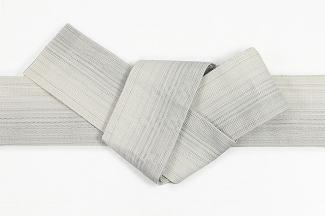 博多織 西村織物 角帯 夏帯 麻 からむし織 薄灰色