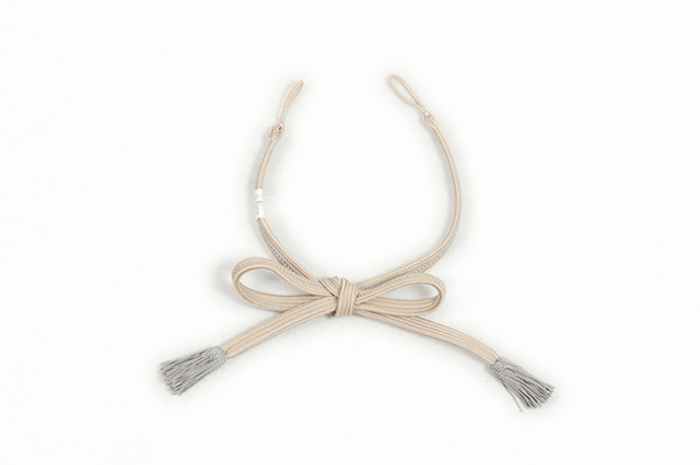 女性用羽織紐 正絹 組紐 ベージュ×灰