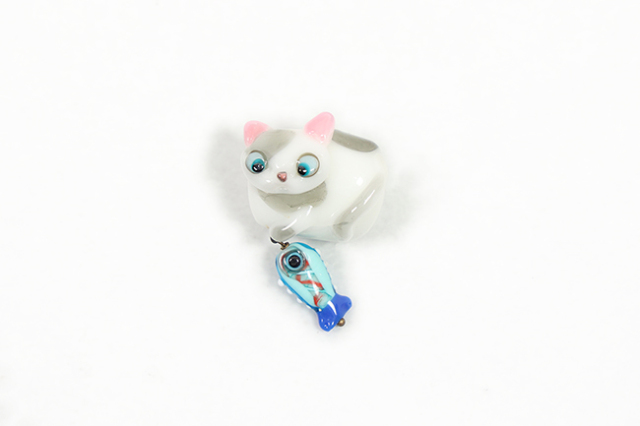 帯留め  猫　灰色