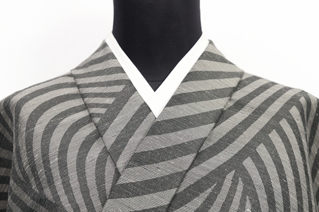 ワタマサ 洗える正絹 【お召し】アラ・エル 広幅 瑞龍 黒×灰色