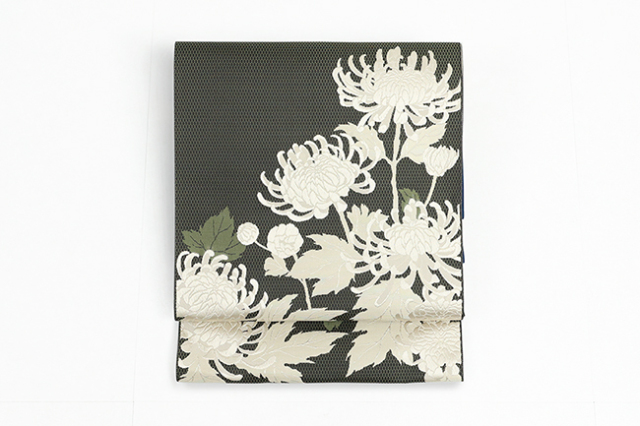 【価格はお問い合わせください】 西村織物 博多織 正絹 八寸名古屋帯 紋八寸 花むすび 寿菊 カーキ×アイボリー