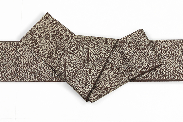 博多織 西村織物 正絹 角帯  織更紗 道轍 六花菱 茶