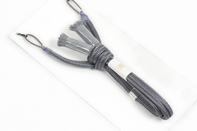 あづまやオリジナル 華千年 正絹 男性用羽織紐 直付けタイプ 灰色