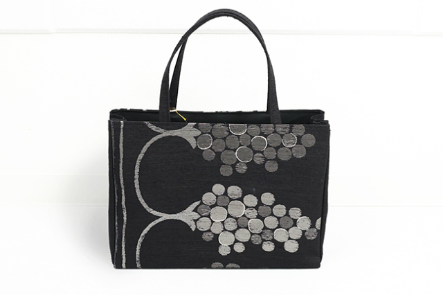 バッグ 手提げバッグ 西陣 帯地 葡萄 黒