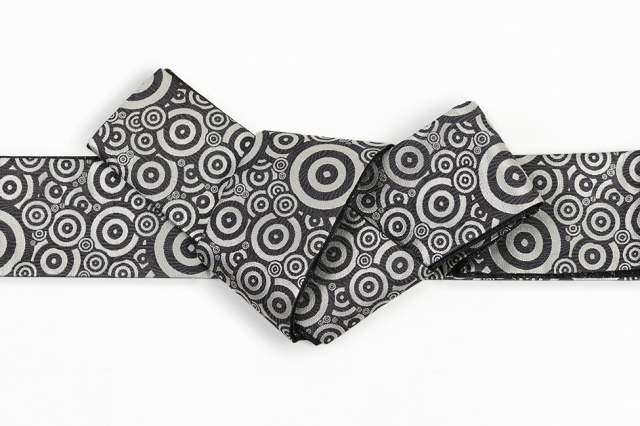 西陣織 蔦屋久兵衛 リバーシブル 七彩染め 幾何学 丸重ね 黒×銀