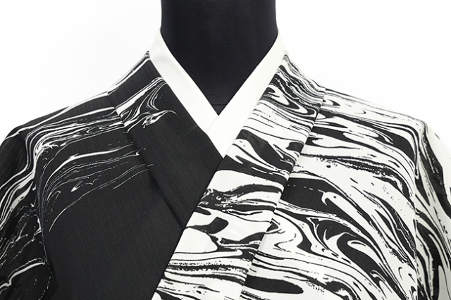 コシノジュンコ ポリエステル着物 浴衣 セオα 墨流し 白×黒