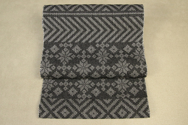 59kimono 桐生織 八寸名古屋帯 積み木 グレー 井清織物 仕立付き