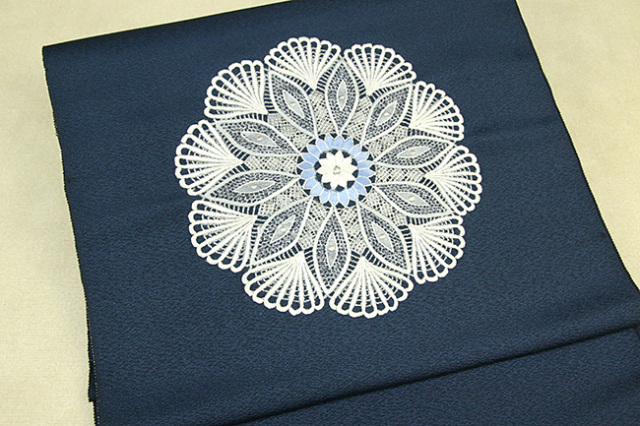 正絹 九寸名古屋帯 総手刺繍 刺繍 華紋 絹 黒 