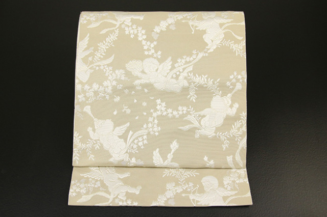 帯】八寸名古屋帯 ベージュ地に黄系統のアラベスク文様 全通 くずれ 