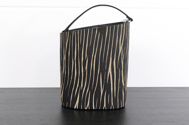 あづまや×革を絞るくくる オリジナルバッグ 切竹 黒 Lサイズ