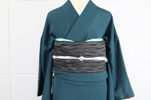 ワタマサ ひとえ八寸帯（兵児帯）よろけ立涌 黒×プラチナ