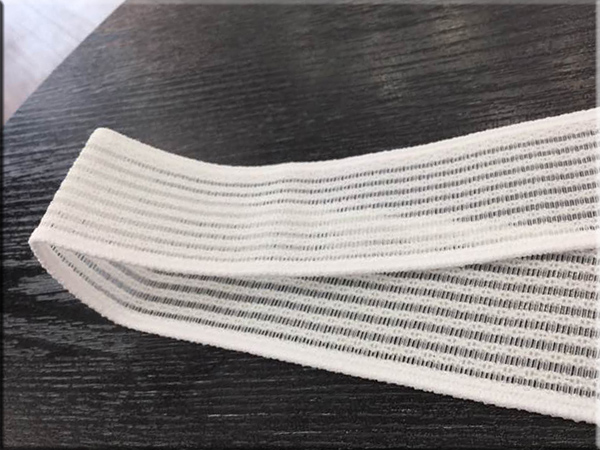 柔らかく伸びてよくとまる　すずろ腰紐