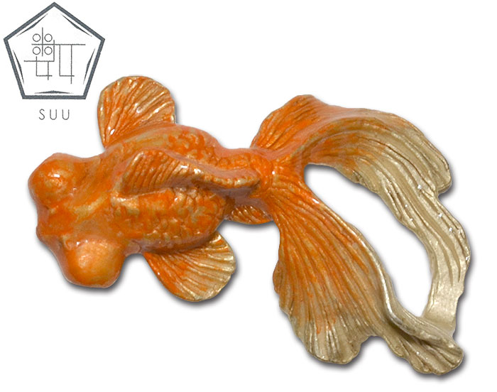 SUU　数ーすうー　出目金　帯留　【Goldfish】【金魚】【日本製】【Made in Japan】【帯アクセサリー】【帯留め】