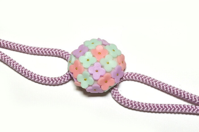 女性用　マグネット羽織紐　薄紫　紫陽花（あじさい）　和菓子（フェイクスイーツ）　【ねりきり】【はおり】【着物】【和服】【レディース】【日本製】