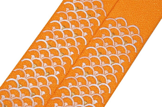 正絹　刺繍入り重ね衿オレンジ　青海波【振袖】【袴】【成人式】【卒業式】【伊達衿】【だてえり】