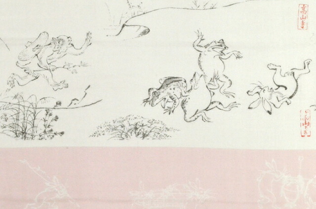 鳥獣人物戯画　ふんわりてぬぐい　甲巻（うさぎと蛙）　白×ピンク　【手拭い】【手ぬぐい】【和雑貨】【ハンカチ】【鳥獣戯画】【Chojugiga】【高山寺】【うさぎ】【かえる】【日本製】【ご自宅用で４点までメール便対応】
