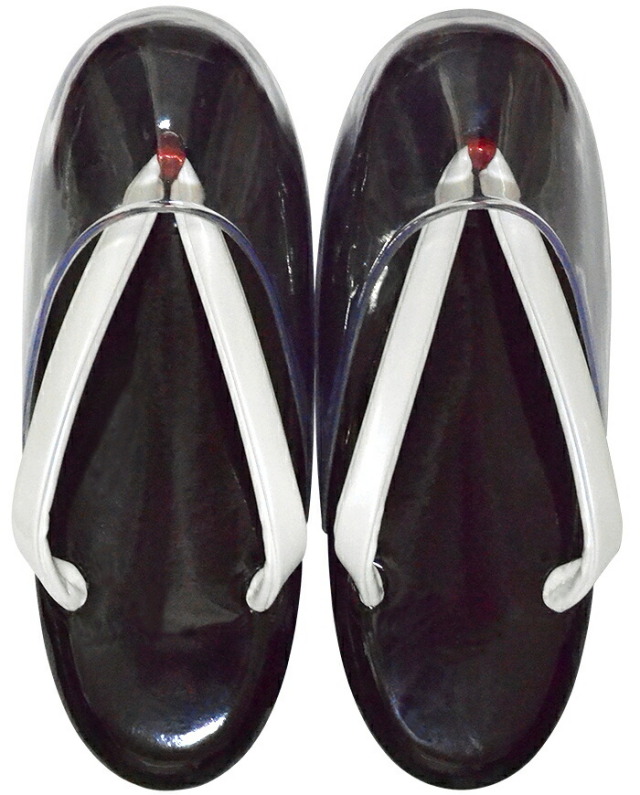 ウレタン雨草履　黒×白（鼻緒）　フリーサイズ（２３ｃｍ）・ＬＬサイズ（２５ｃｍ）　【時雨履き】【雨用】【着物用】【日本製】