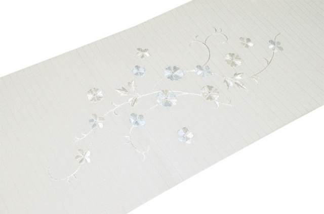 絹交織　夏物刺繍半衿　絽　白×ブルー（花唐草）　【半襟】【女性】【レディース】【夏きもの】