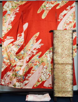振袖セット 振袖・袋帯・長襦袢 3点 セット エ霞に雪輪・百花模様 紅