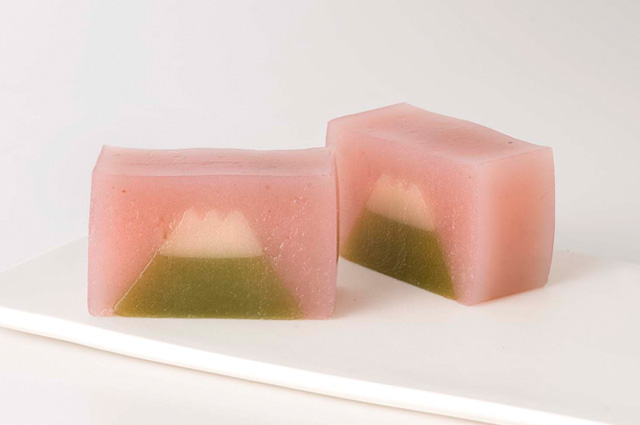 季節限定 春富士羊羹】 販売期間：2月上旬～4月上旬 富士菓匠 金