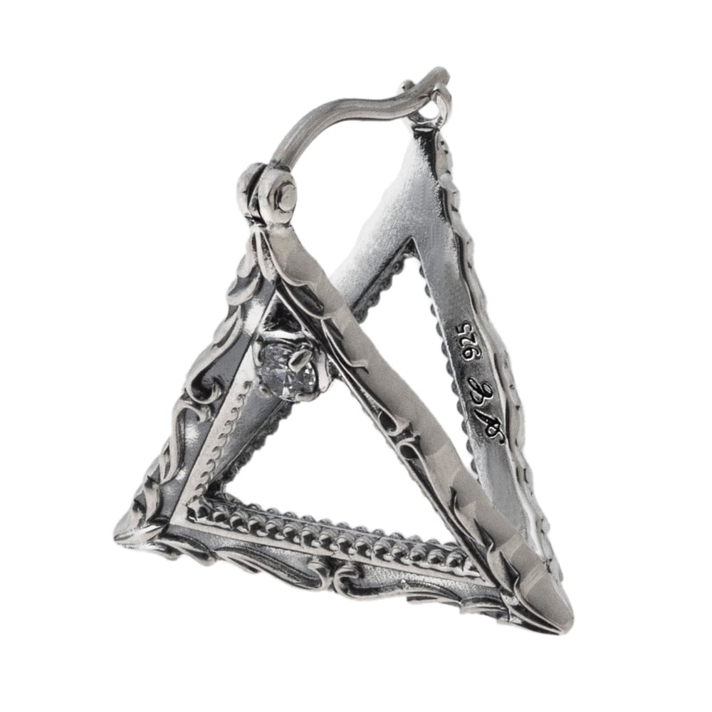 Artemis Classic(アルテミスクラシック)　フレームトライアングルピアス　ACE0176