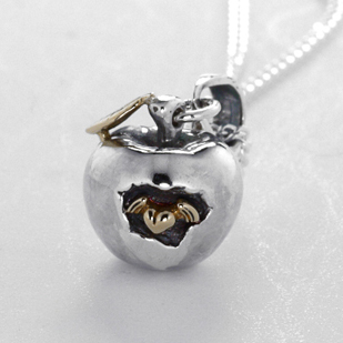 バーバラ　Barbara　Apple Revolution　PB-N-432G(チェーン40ｃｍ)