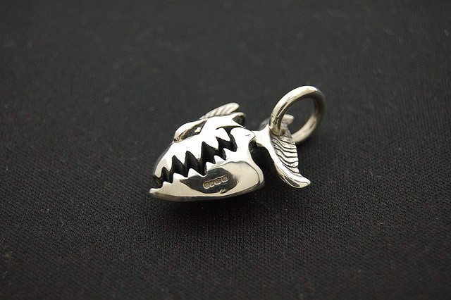 クレイジーピッグ　CRAZY PIG DESIGNS　SHARKY HINGED JAW シャーキーペンダント #753