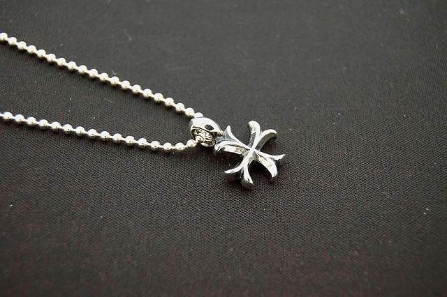 トラヴィスワーカー　TRAVIS WALKER　レベルクロスチャームペンダント【トップのみ】　CHS002