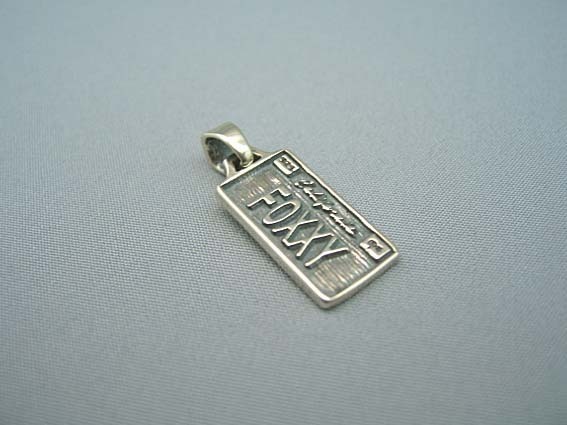トラヴィスワーカー　TRAVIS WALKER　ライセンスプレート“FOXXY“スモール ペンダント【トップのみ】　LPS013-S