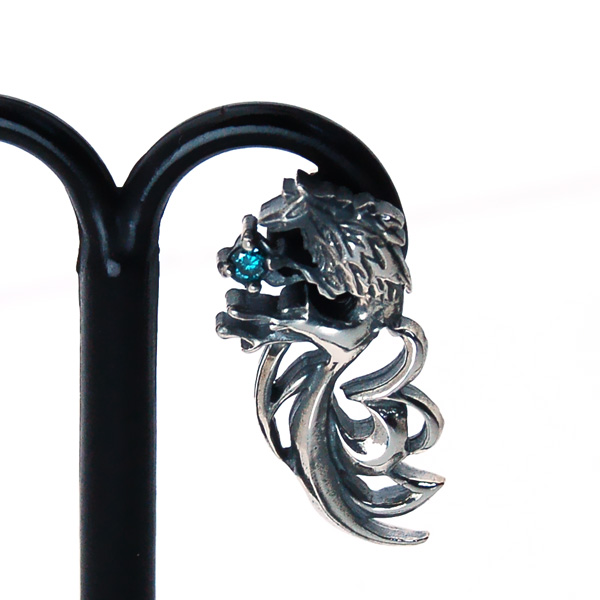 【ウルフマンBRS　ピアス】WOLFMAN B.R.S　パルメットウルフスタッドピアスw/ブルーダイヤ【1個＝片耳用】　WO-E-18