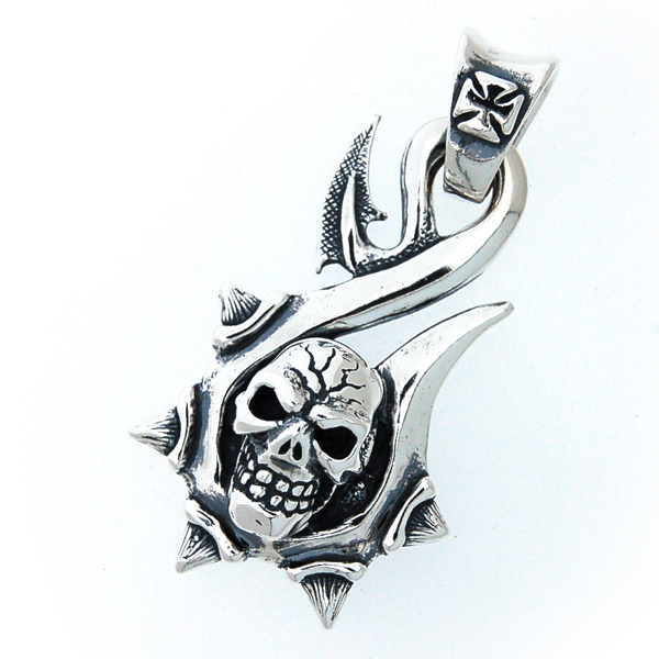 トラヴィスワーカー　TRAVIS WALKER　 ドラゴンテイルフックwスカルインセンターペンダント　PDS084