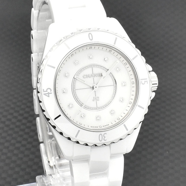シャネル CHANEL J12 ホワイトセラミック H5704 ホワイトシェル 12Pダイヤ クォーツ 33mm 新品