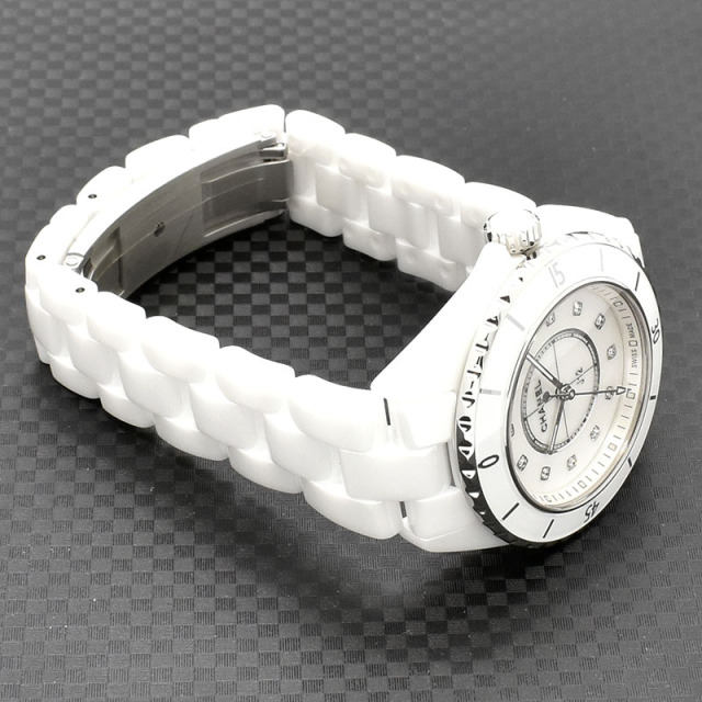 シャネル CHANEL J12 ホワイトセラミック H5704 ホワイトシェル 12Pダイヤ クォーツ 33mm 新品