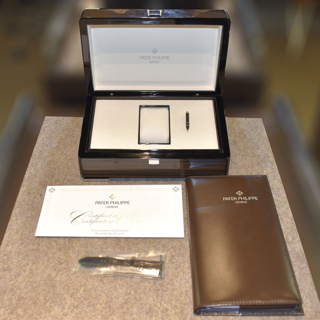パテックフィリップ PATEK PHILIPPE コンプリケーション アニュアルカレンダー ティファニーダブルネーム 5205R-010 40mm 18KRG USED 中古