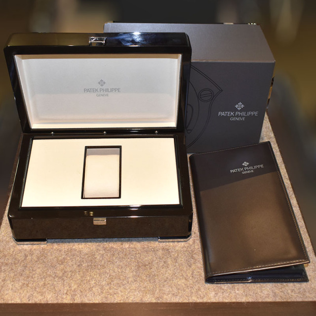 パテックフィリップ PATEK PHILIPPE コンプリケーション ワールドタイム ダイヤベゼル 7130G-016 36mm 18KWG USED 中古