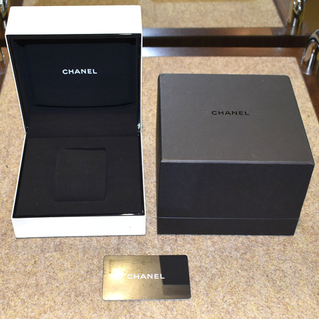 シャネル CHANEL J12 クロノグラフ ホワイトセラミック Ref.H2009 9Pダイヤ 自動巻 41mm USED 中古