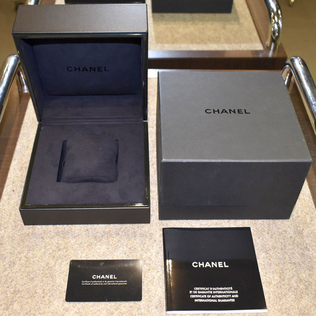 シャネル CHANEL J12 ベゼルダイヤ H2013 42mm ホワイト/12Pダイヤ USED 中古