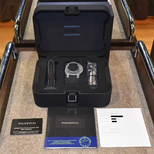 パネライ PANERAI サブマーシブル ゴールドテック オロカーボ PAM01070 44mm W番 USED 中古