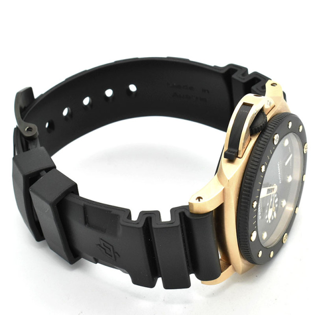 パネライ PANERAI サブマーシブル ゴールドテック オロカーボ PAM01070 44mm W番 USED 中古