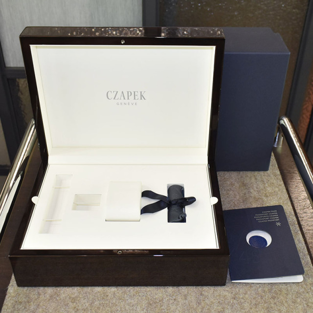 チャペック CZAPEK プラス・ヴァンドーム オンブル 25本限定 手巻き チタン 43.5mm USED 中古