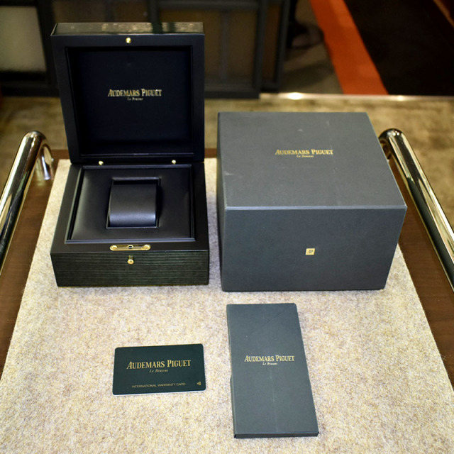 オーデマ・ピゲ AUDEMARS PIGUET ロイヤルオーク オフショア クロノグラフ レインボー 26236OR.YY.D085CA.01 18KPG 37mm USED 中古
