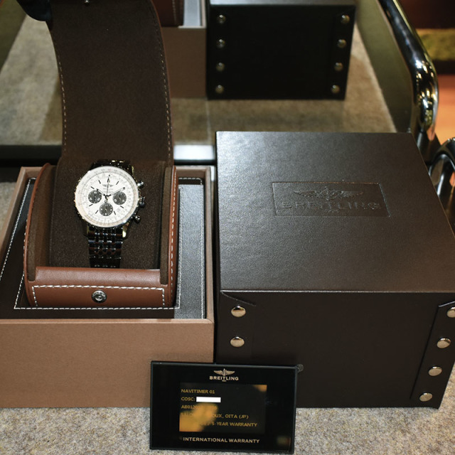 ブライトリング BREITLING ナビタイマー01 シルバーグレイ A022G26NP 日本限定 自動巻 SS 43mm USED 中古