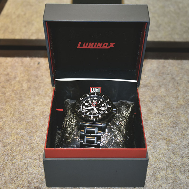 ルミノックス LUMINOX F-117 ナイトホーク 6400シリーズ Ref.6402 45mm  