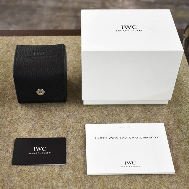 IWC パイロットウォッチ マーク20 IW328204 自動巻き ブルー ステンレススチール 40mm メンズ USED 中古 Zetton